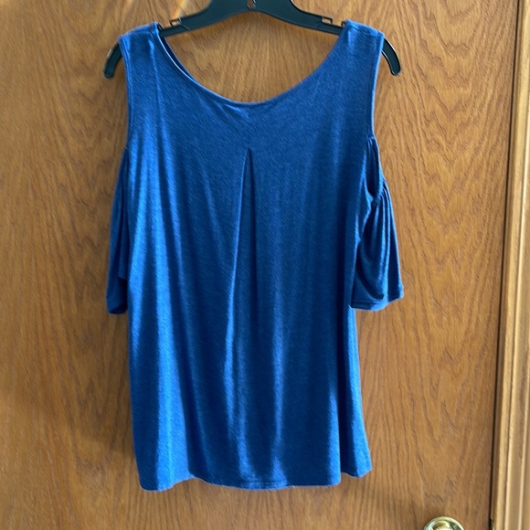 Women’s Max Studio Cold Shoulder Short sleeve top Sz L - Picture 3 of 4